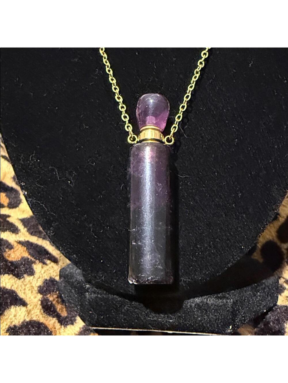 Elegant Amethyst and Gold Pendant Necklace